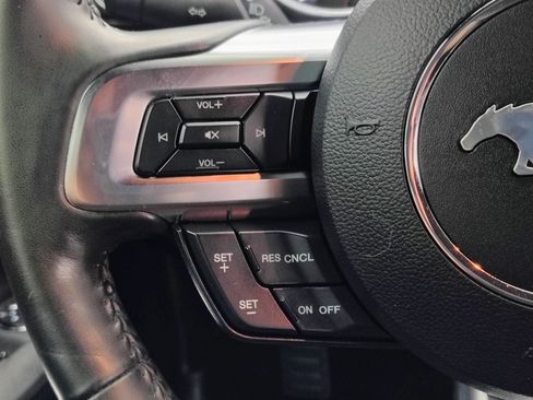 Used 2018 Ford Mustang Coupe image 31