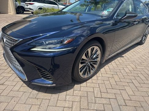 Used 2020 Lexus LS 500 w/ Accessory Package (Z2) RWD image 3