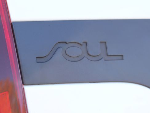 Used 2022 Kia Soul LX w/ Technology Package image 35