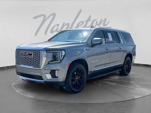 Used 2023 GMC Yukon XL Denali w/ Advanced Technology Package AWD/4WD image 1