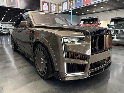 Used 2026 Rolls-Royce Cullinan AWD/4WD image 5