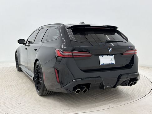 Certified 2025 BMW M5 Touring AWD/4WD image 3