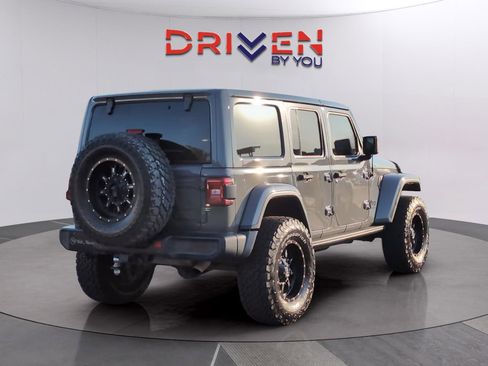 Used 2019 Jeep Wrangler Unlimited Sahara w/ Quick Order Package 24M Moab image 5