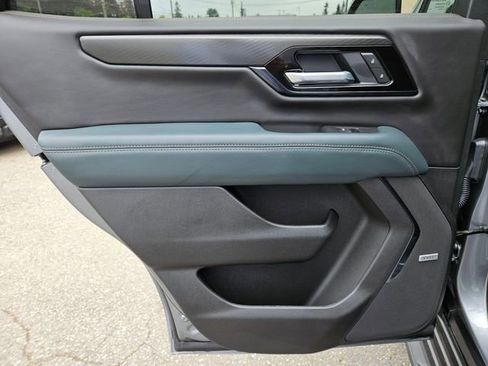 New 2026 GMC Yukon AT4 AWD/4WD image 18
