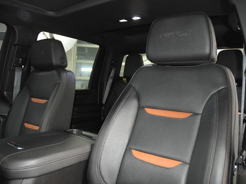 Used 2025 GMC Sierra 2500 AT4 w/ AT4 Premium Plus Package AWD/4WD image 42