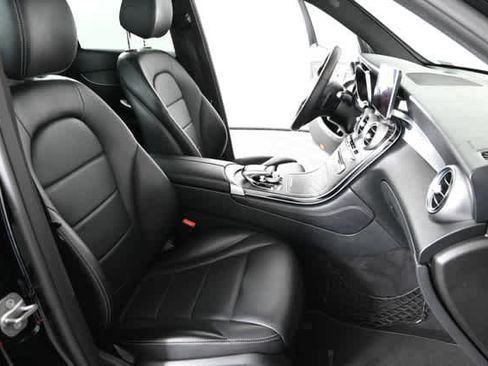 Used 2018 Mercedes-Benz GLC 300 4MATIC image 13