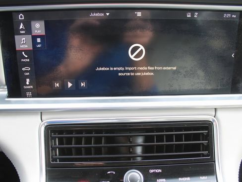 Used 2018 Porsche Panamera 4S image 48