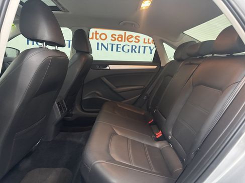 Used 2013 Volkswagen Passat 2.5 SE FWD image 13