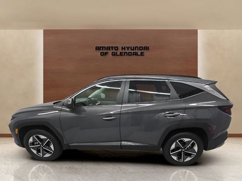 Certified 2025 Hyundai Tucson SEL AWD/4WD image 3