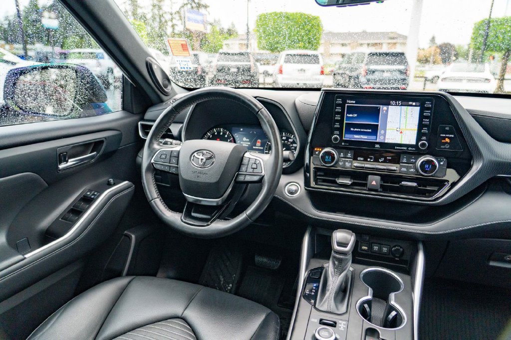 Used 2021 Toyota Highlander XSE AWD/4WD image 25