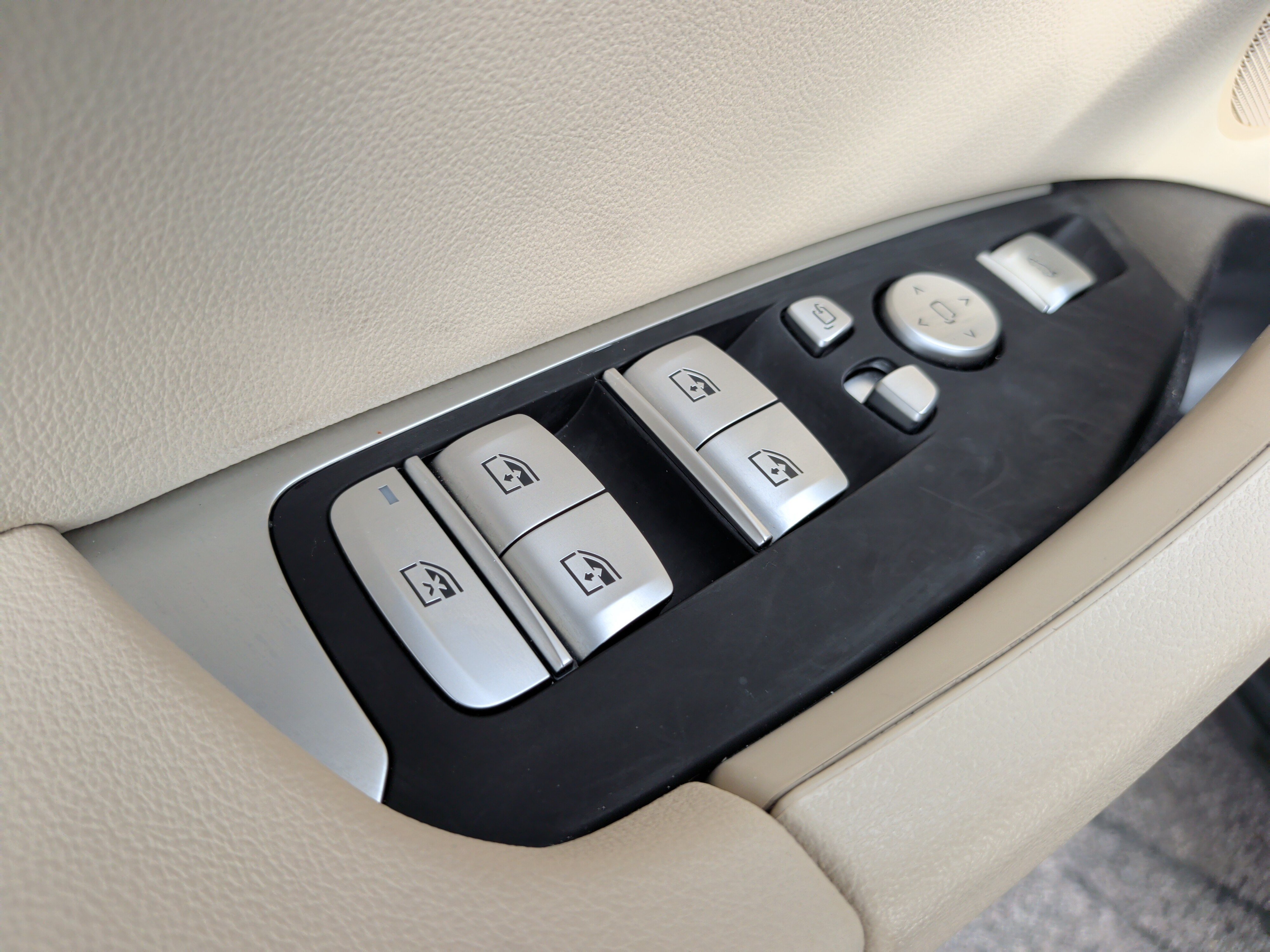 Used 2024 BMW X3 sDrive30i w/ Convenience Package RWD image 28