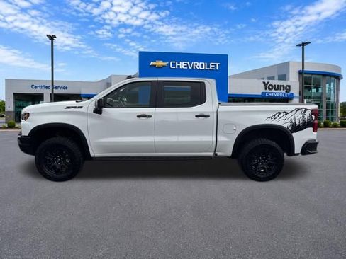 Used 2025 Chevrolet Silverado 1500 ZR2 w/ Technology Package AWD/4WD image 4