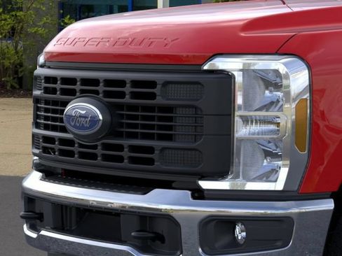 New 2026 Ford F250 XL w/ XL Driver Assist Package AWD/4WD image 18
