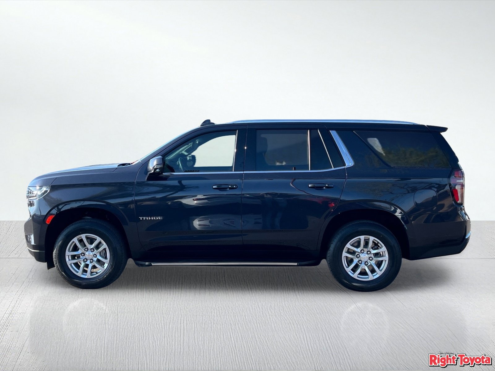 Used 2023 Chevrolet Tahoe LT w/ Luxury Package AWD/4WD image 3