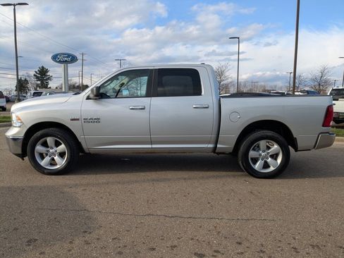 Used 2017 RAM 1500 Classic SLT AWD/4WD image 8