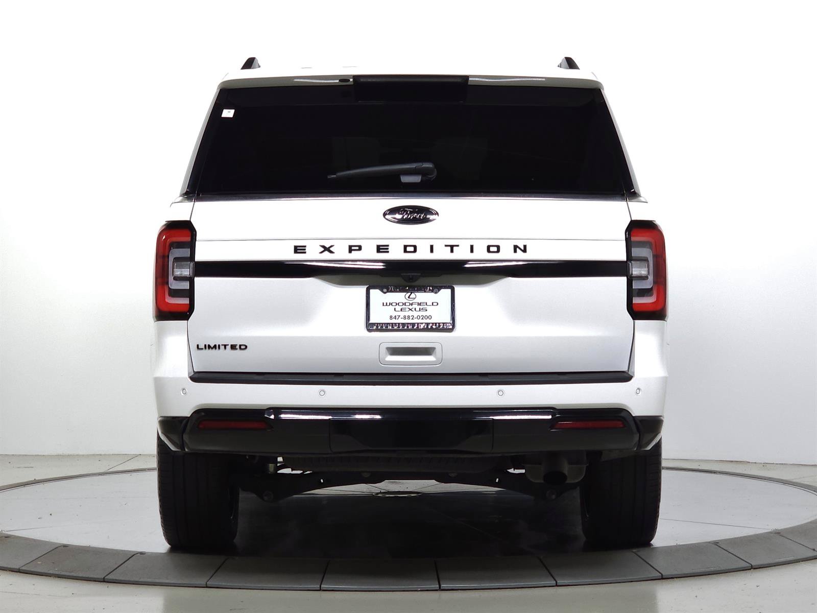 Used 2024 Ford Expedition Limited AWD/4WD image 7
