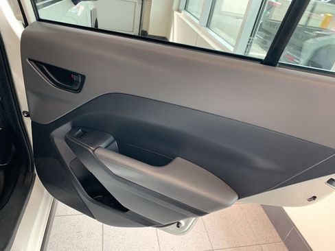 Certified 2025 Subaru Crosstrek 2.0i AWD/4WD image 17
