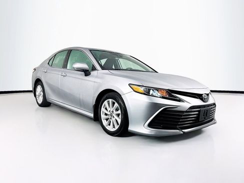 Used 2021 Toyota Camry LE w/ Cold Weather Package image 11
