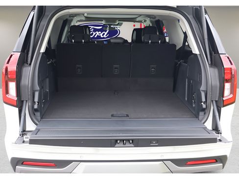 New 2026 Ford Expedition Max Platinum w/ Driver's Package AWD/4WD image 9