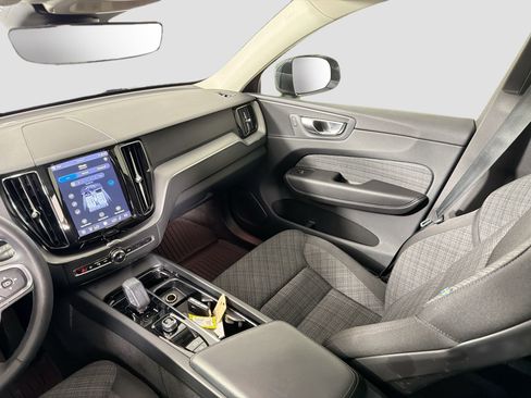 Certified 2023 Volvo XC60 B5 Core AWD/4WD image 23