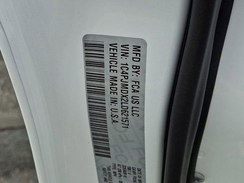 Used 2020 Jeep Cherokee Limited image 31