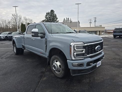 Used 2024 Ford F350 Platinum image 4