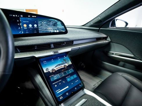 Used 2024 Lucid Air Pure RWD image 37