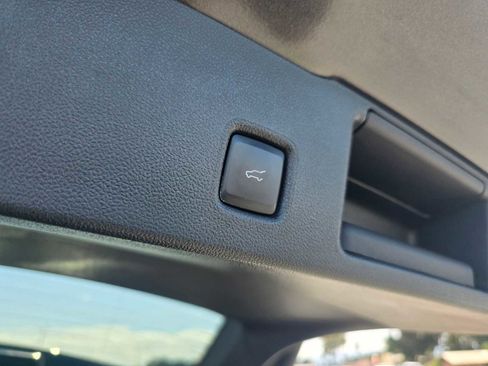 Used 2020 Ford Escape Titanium w/ Titanium Premium Package 2.0 image 19