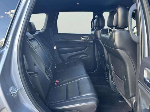 Used 2018 Jeep Grand Cherokee Limited image 15