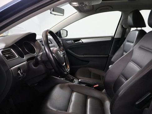 Used 2017 Volkswagen Jetta SE FWD image 12