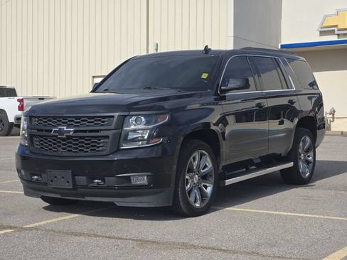 Used 2019 Chevrolet Tahoe LT w/ LT Signature Package AWD/4WD image 3