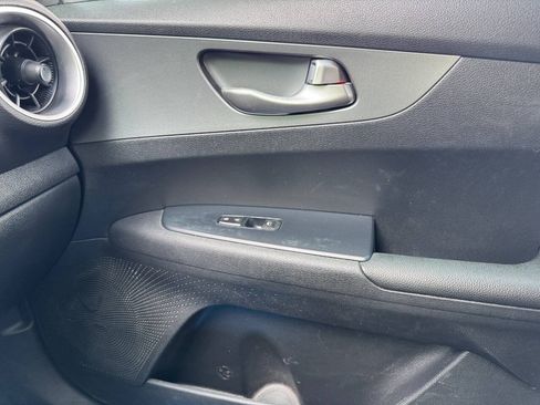 Used 2021 Kia Forte LXS FWD image 19