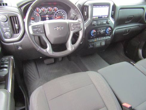 Used 2020 Chevrolet Silverado 1500 LT Trail Boss w/ Convenience Package AWD/4WD image 2