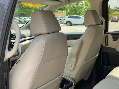 Used 2025 Honda Odyssey EX-L image 27