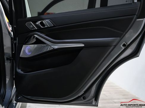 Used 2024 BMW ALPINA XB7 image 59