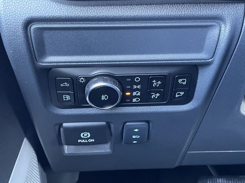 Used 2025 Ford F150 Platinum w/ Equipment Group 702A High image 23