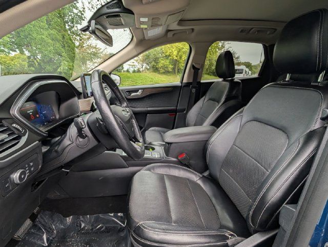 Used 2020 Ford Escape Titanium AWD/4WD image 10