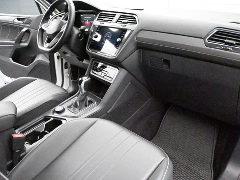 Used 2023 Volkswagen Tiguan SE R-Line AWD/4WD image 15