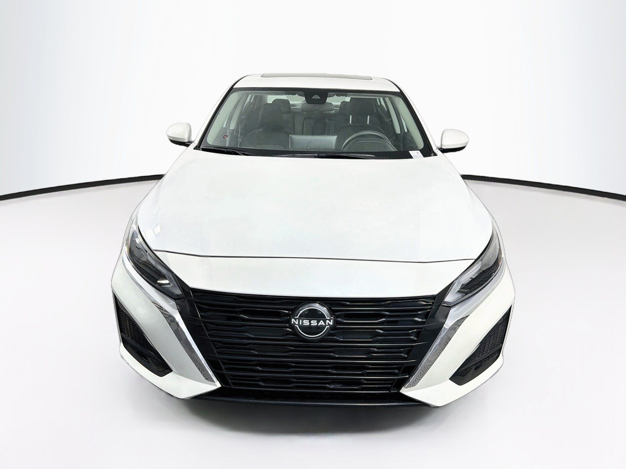 Used 2023 Nissan Altima 2.5 SV w/ SV Premium Package FWD image 2