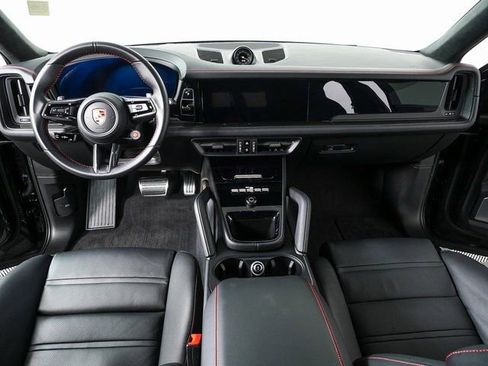 Certified 2025 Porsche Cayenne Turbo GT image 20