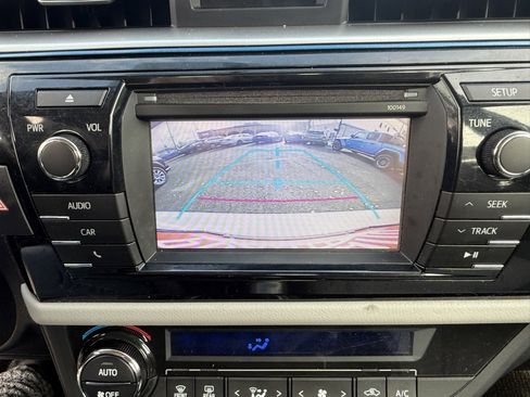 Used 2015 Toyota Corolla LE image 23