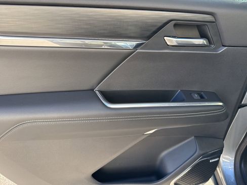 Used 2024 GMC Acadia Elevation w/ Luxury Package image 13