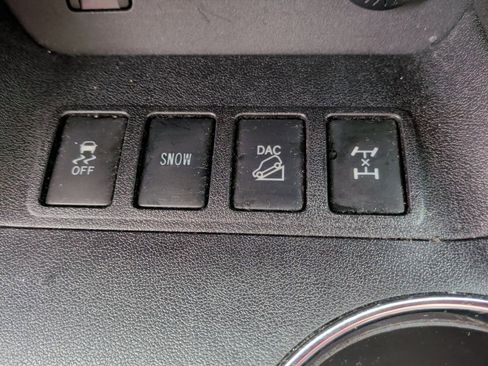 Used 2018 Toyota Highlander SE image 31