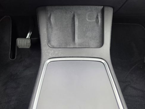 Used 2025 Tesla Model Y Long Range AWD/4WD image 37
