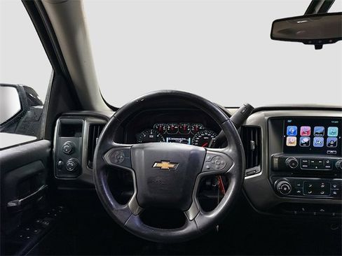 Used 2018 Chevrolet Silverado 1500 LT image 17