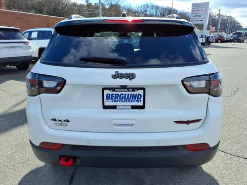 Used 2025 Jeep Compass Trailhawk w/ Trailhawk Elite Group image 5