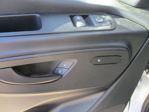 Used 2024 Mercedes-Benz Sprinter 2500 image 11
