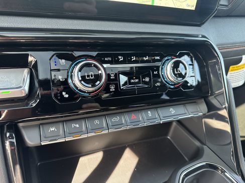New 2026 GMC Sierra 1500 AT4 w/ AT4 Premium Package AWD/4WD image 17
