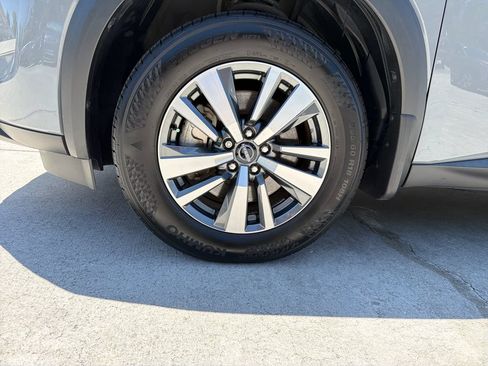 Certified 2024 Nissan Pathfinder SL FWD image 11
