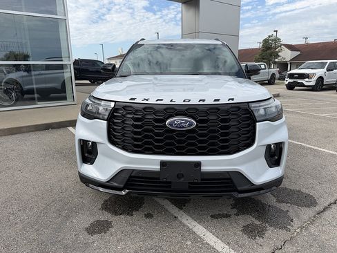 Used 2026 Ford Explorer ST-Line AWD/4WD image 9